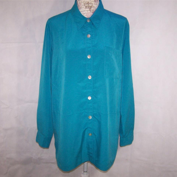 TravelSmith Tops - TRAVELSMITH Tunic Top XL Button Front Long Sleeves